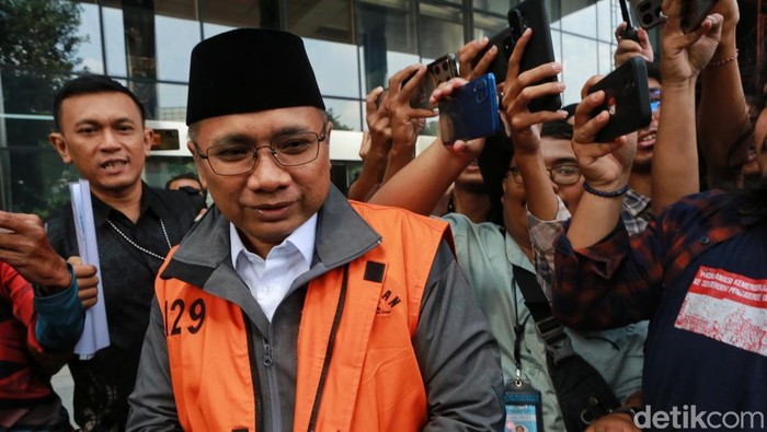 KPK: Eks Menag Yaqut Cholil Qoumas Jalani Operasi Akibat Sakit Saluran Pencernaan