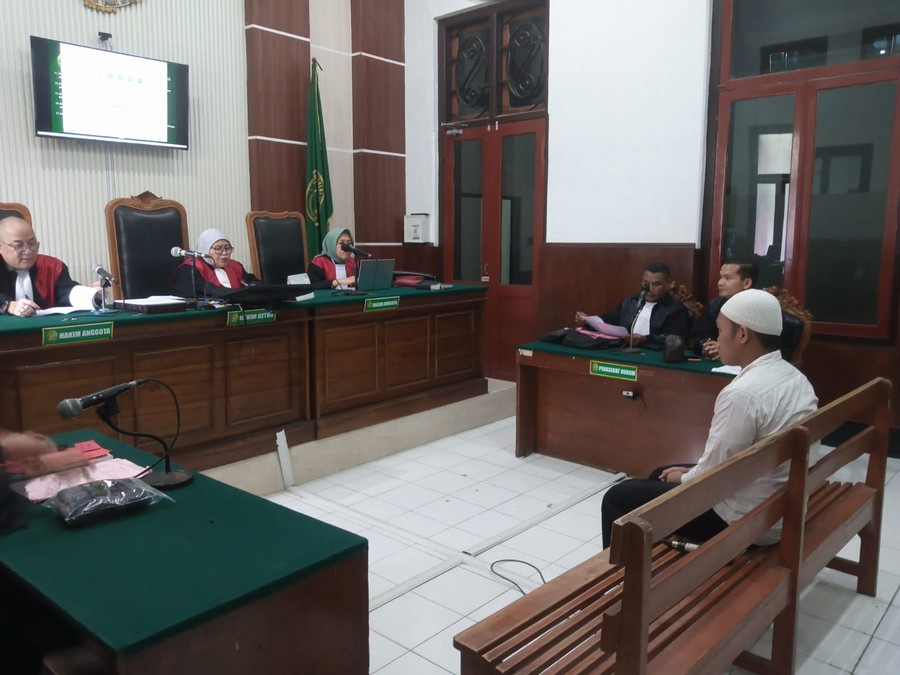 Pria di Surabaya Diadili Usai Rusak Jok Motor dan Curi Tas Isi Duit Rp 5 Ribu