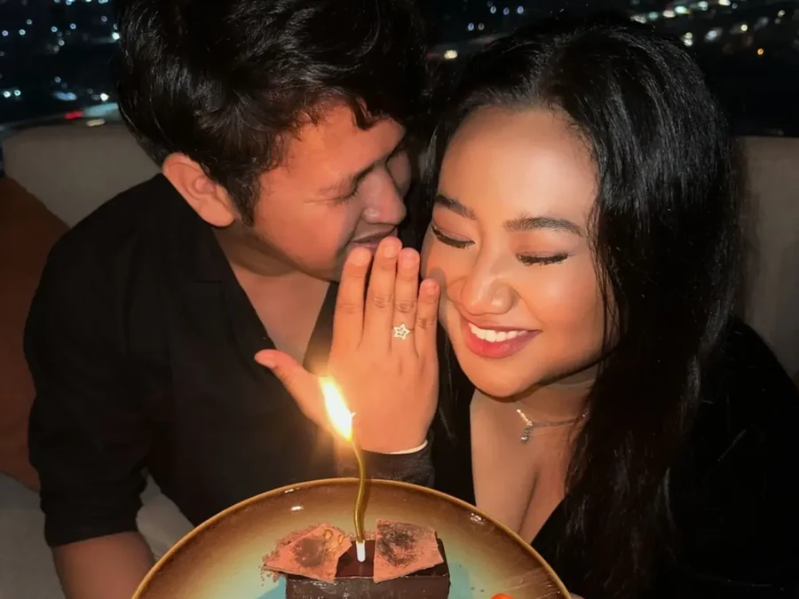 Maria Simorangkir Dilamar dari Tempat Tertinggi di Bekasi