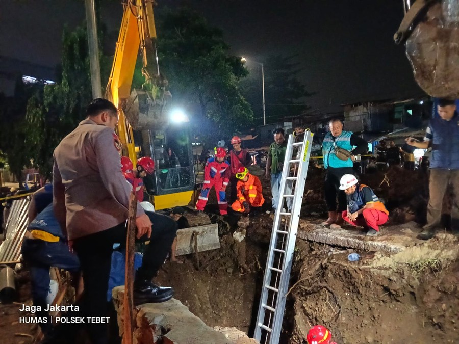Kronologi Bocah Jaksel Jatuh ke Lubang Saat Main hingga Terjebak Berjam-jam