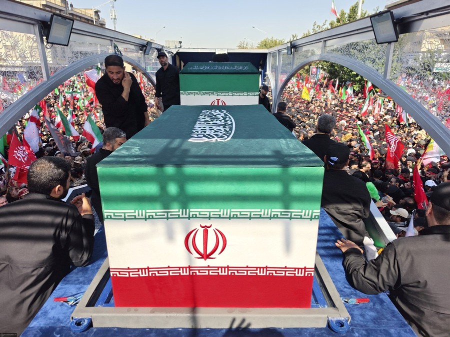 Iran Tutup Wilayah Udaranya Saat Prosesi Pemakaman Khamenei