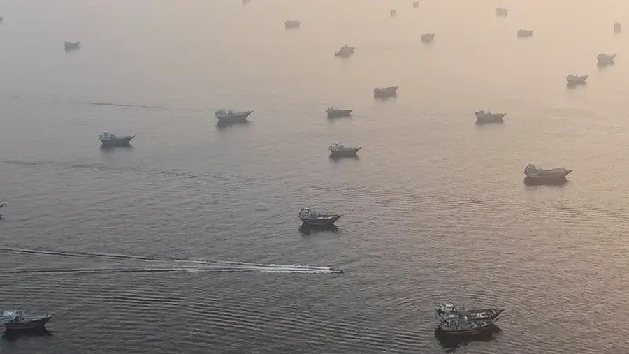 36 Kapal Lintasi Selat Hormuz, Tertinggi Sejak Perang AS-Iran