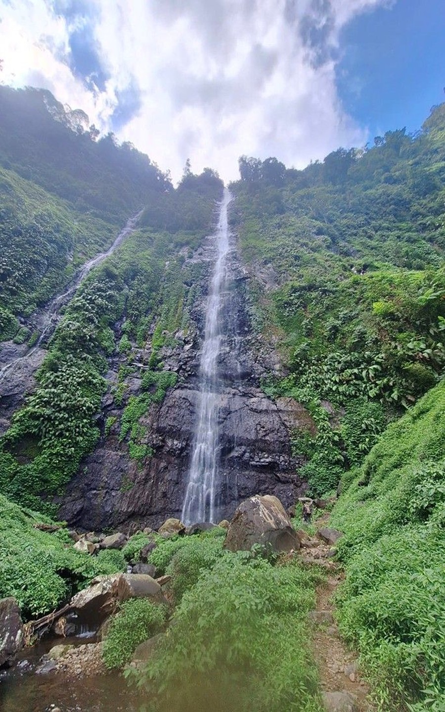 Pesona Air Terjun Tretes Wonosalam, Tertinggi di Jatim dengan Ketinggian 158 Meter