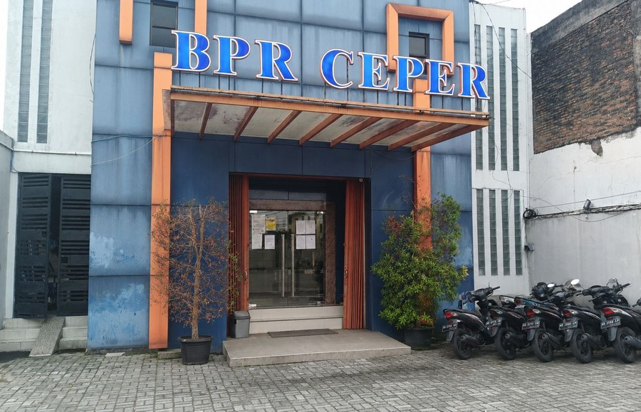 OJK Resmi Cabut Izin Usaha BPR Ceper Permata Artha di Klaten