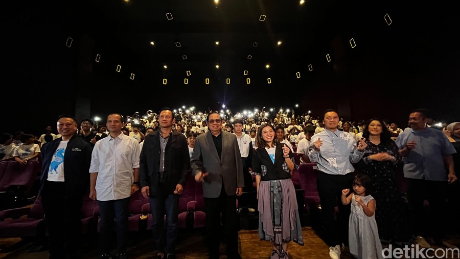 SBY dan AHY Hadiri Nobar Film 'Children of Heaven' Bersama Anak Panti Asuhan