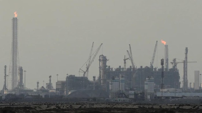 13 Orang Tewas Akibat Ledakan di Fasilitas LNG Qatar