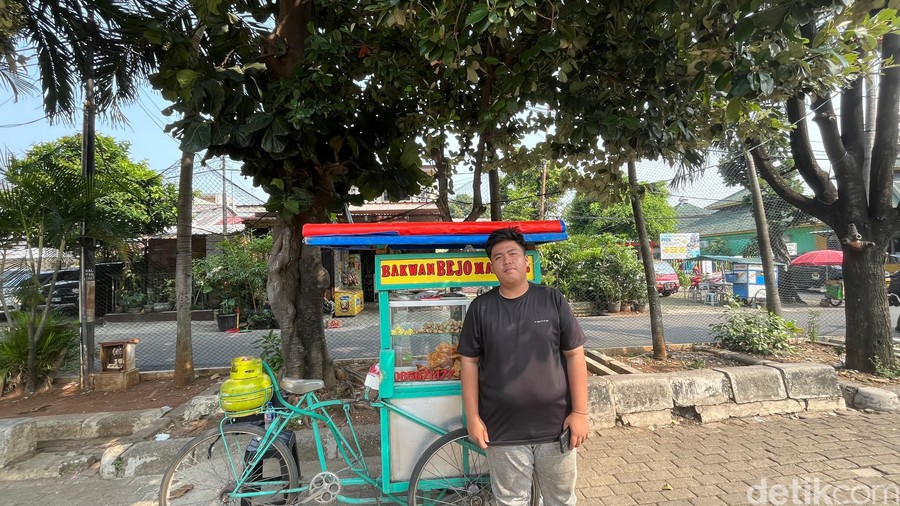 Usaha Turunan, Bakso Malang Ini Bertahan 20 Tahun hingga Punya 6 Gerobak