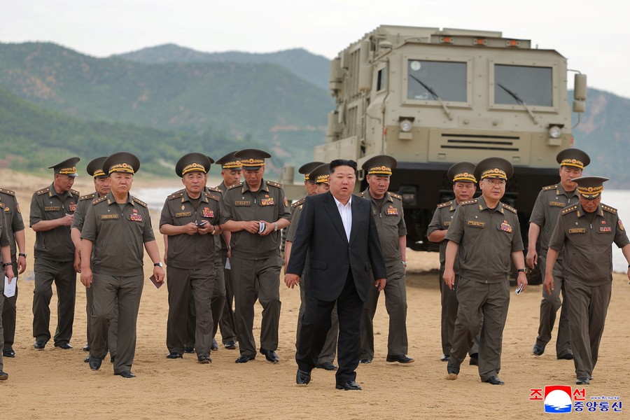 Kim Jong Un Awasi Langsung Uji Coba Artileri Canggih, Klaim Mampu Jangkau Seoul