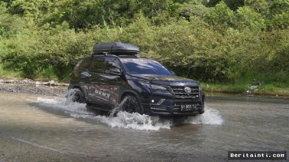 Touring Komunitas Fortuner Suntikkan Efek Berganda ke Ekonomi Sumatera Barat