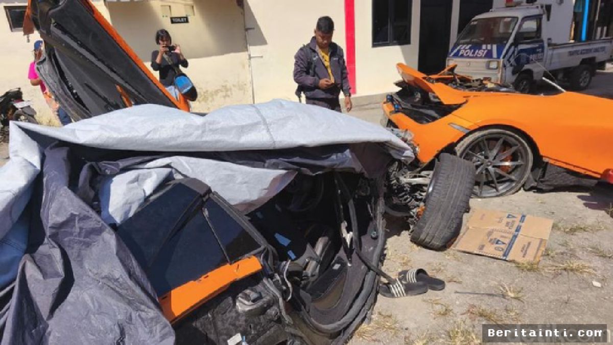 McLaren Milik YouTuber Andra ST Terbelah Dua di Solo