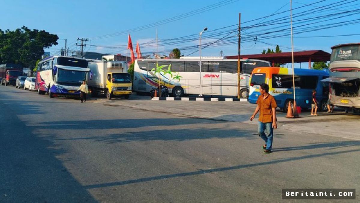 BANYUASIN — Kelangkaan Solar Subsidi Tewaskan Satu Pengemudi Bus di Sumsel