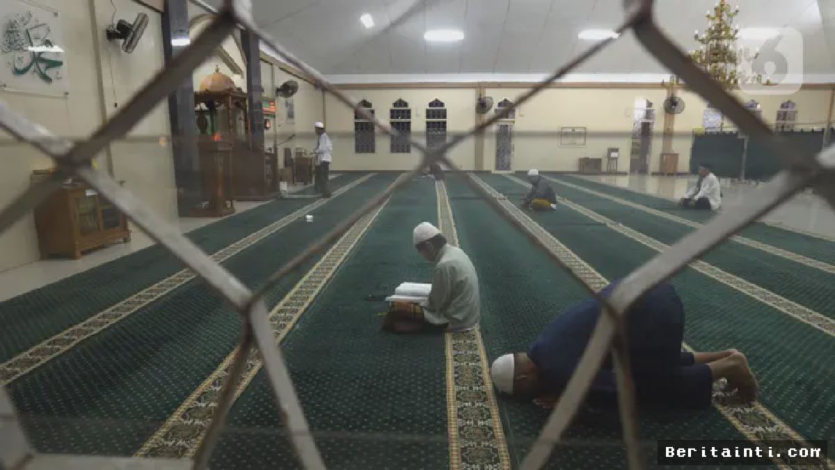 Karawang: Geliat Ekonomi Itikaf di Malam Lailatul Qadar