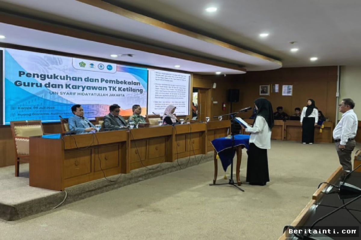 Rektor UIN Jakarta Kukuhkan Guru TK Ketilang, Status Kepegawaian Kini Jelas