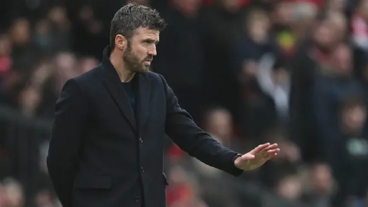 Michael Carrick Pimpin Manchester United Taklukkan Fulham di Old Trafford