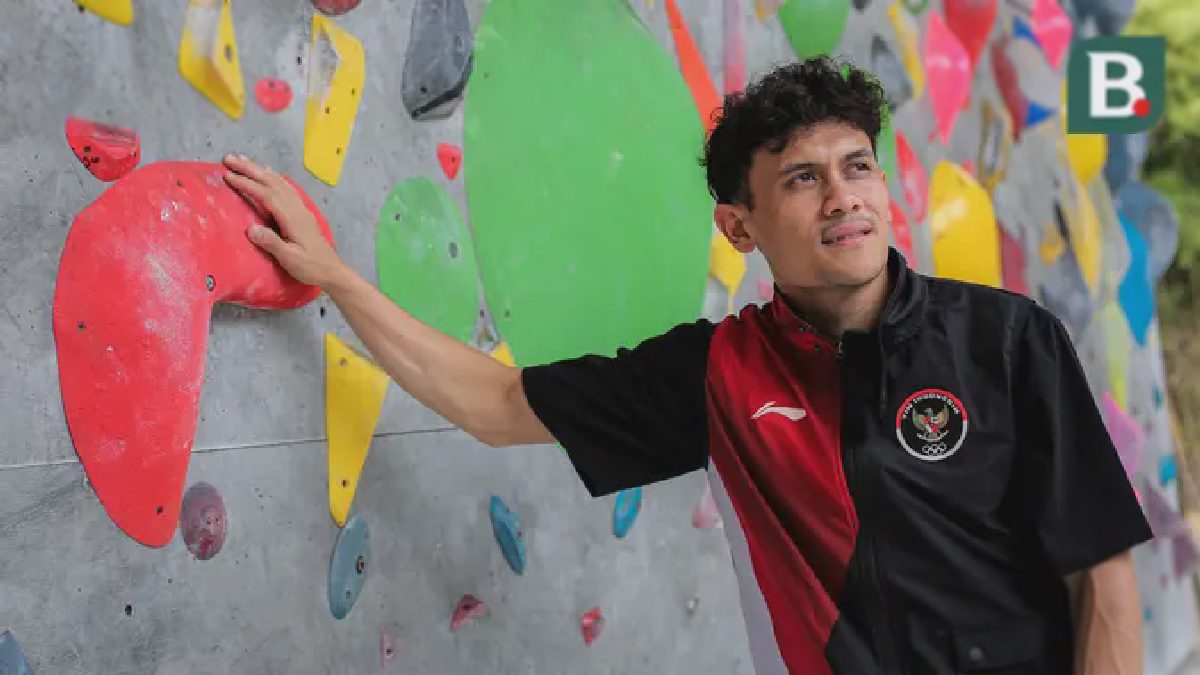 Veddriq Leonardo Sabet Emas Perdana Indonesia di Olimpiade Paris