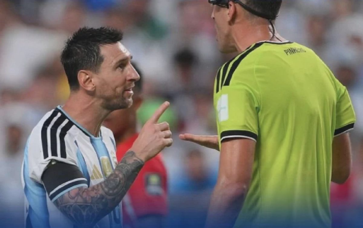 Messi Konfrontasi Wasit Portugal: 'Hormati Saya, Bicara Baik!'