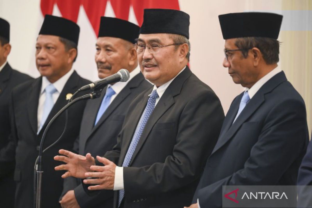 Jimly Asshiddiqie Resmi Pimpin Komisi Reformasi Polri Prabowo